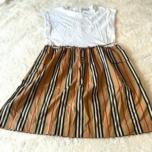 Burberry Dress , Size 14 yrs in Girls. Never worn. Can be shipped quickly‼️‼️